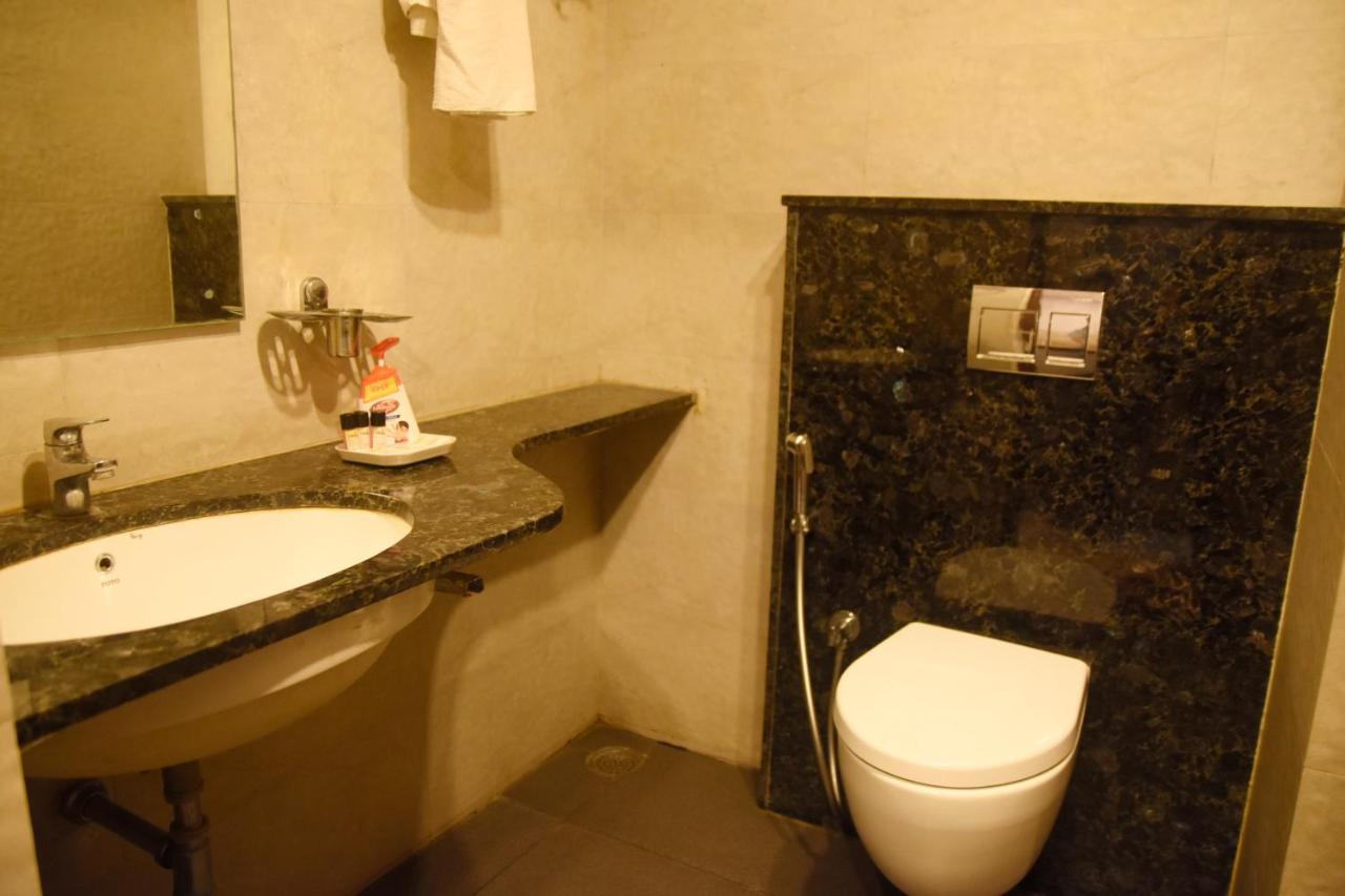 Hotel Om International Gokarna Kültér fotó